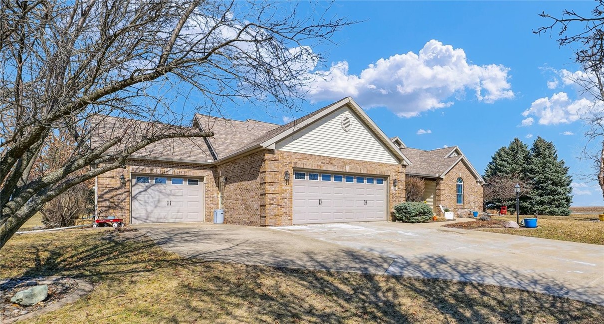 916 Lakeshore Drive Property Photo