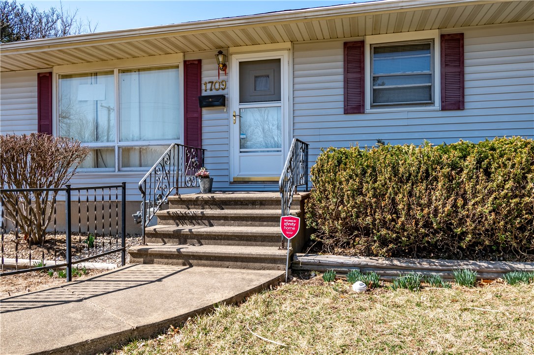 1709 N Florian Avenue Property Photo 2