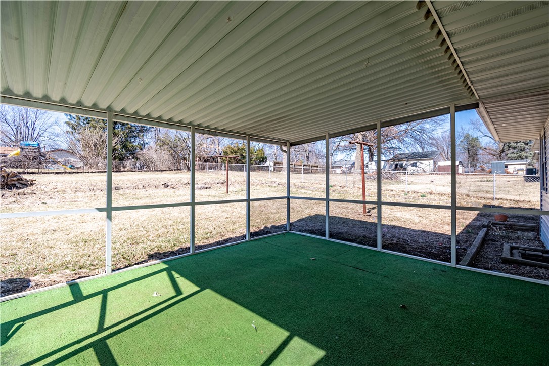 1709 N Florian Avenue Property Photo 17