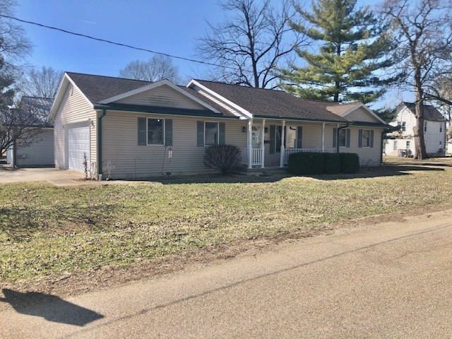 104 E Lincoln Avenue Property Photo 1