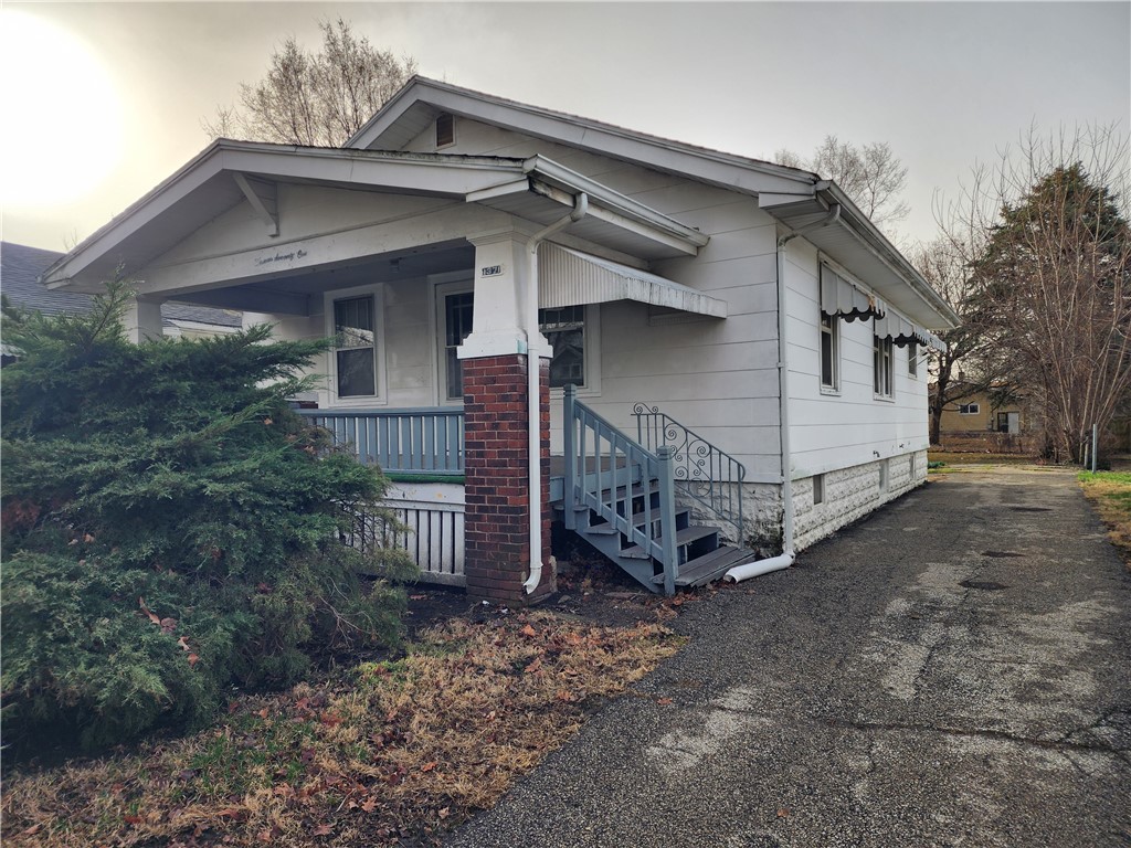 1371 E Division Street Property Photo 1