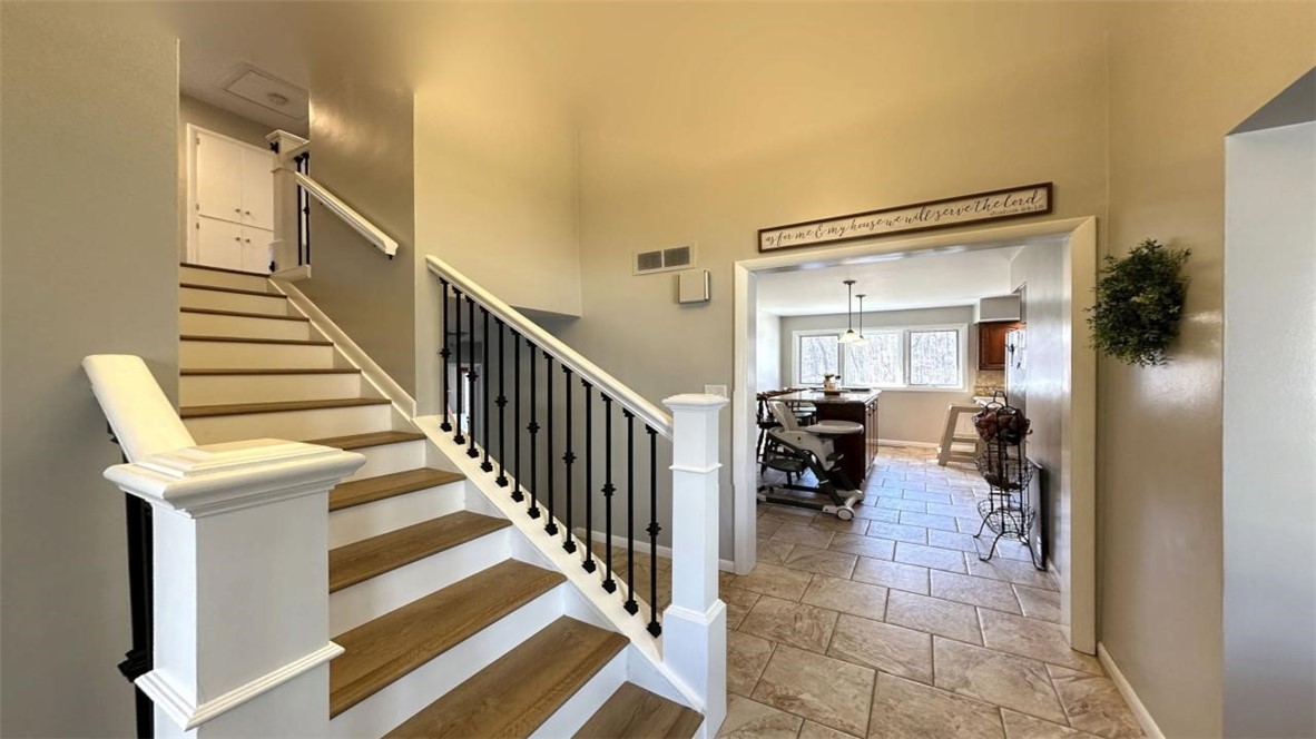 88 Country Club Drive Property Photo 3