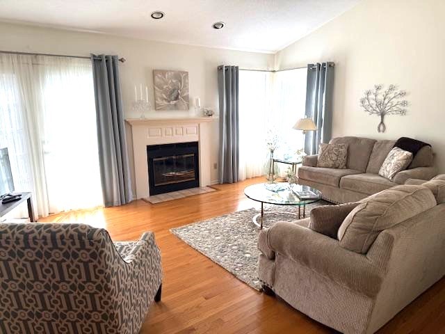 16 Old Ottawa Court Property Photo 4