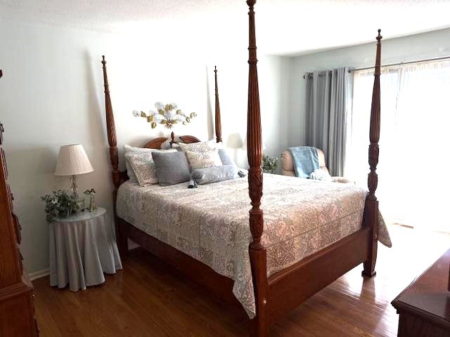 16 Old Ottawa Court Property Photo 7