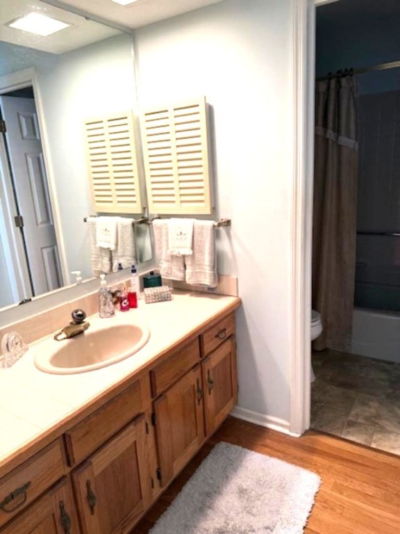 16 Old Ottawa Court Property Photo 8