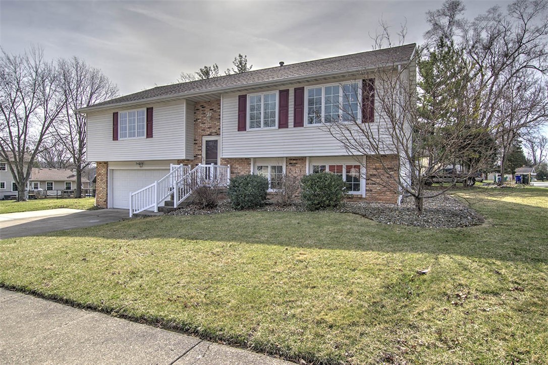 2819 S Forrest Lane Property Photo 2