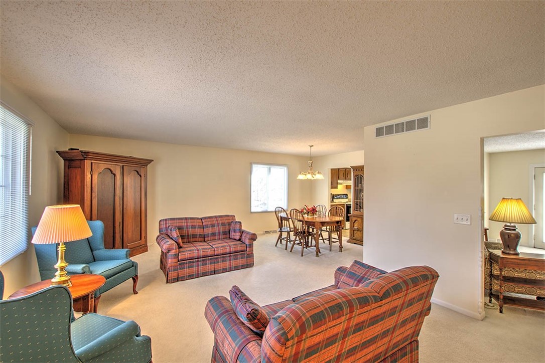 2819 S Forrest Lane Property Photo 6