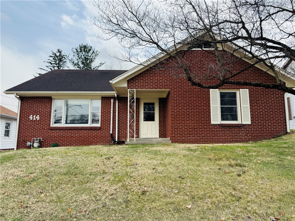 414 E Wood Street Property Photo 1