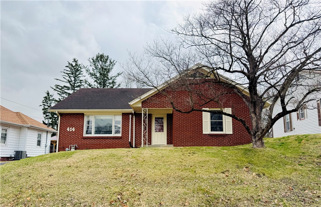 414 E Wood Street Property Photo 2