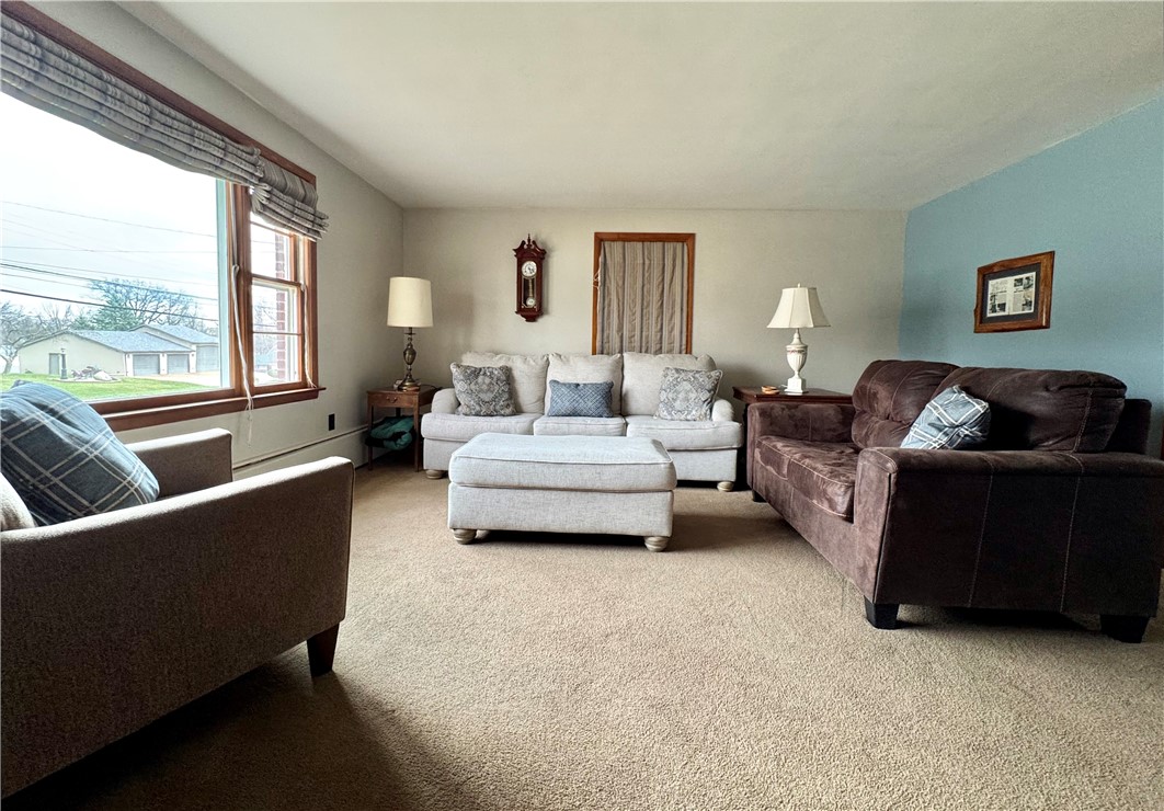 414 E Wood Street Property Photo 4