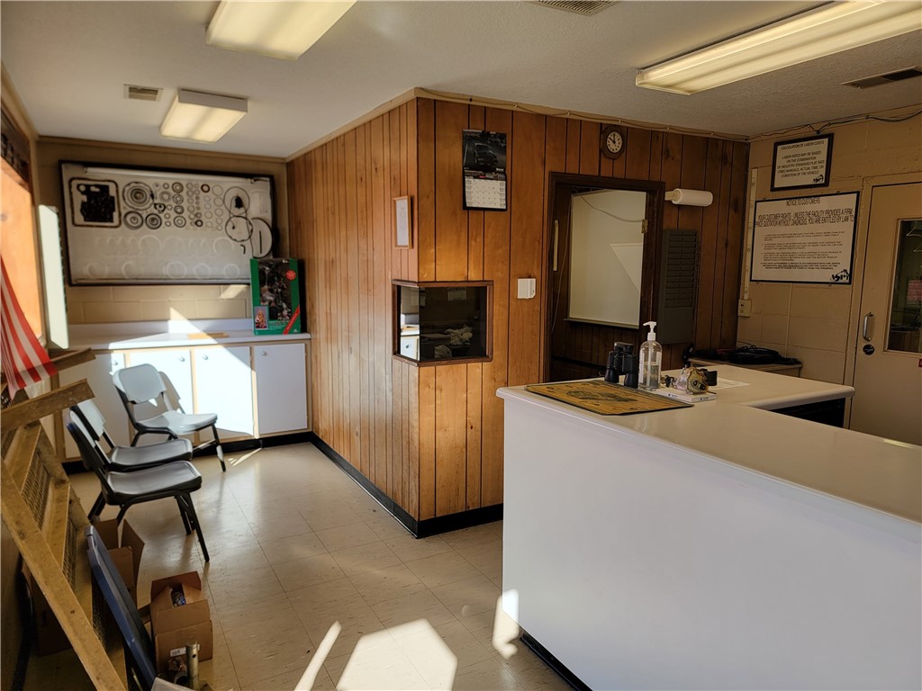 1228 E Wood Street Property Photo 12