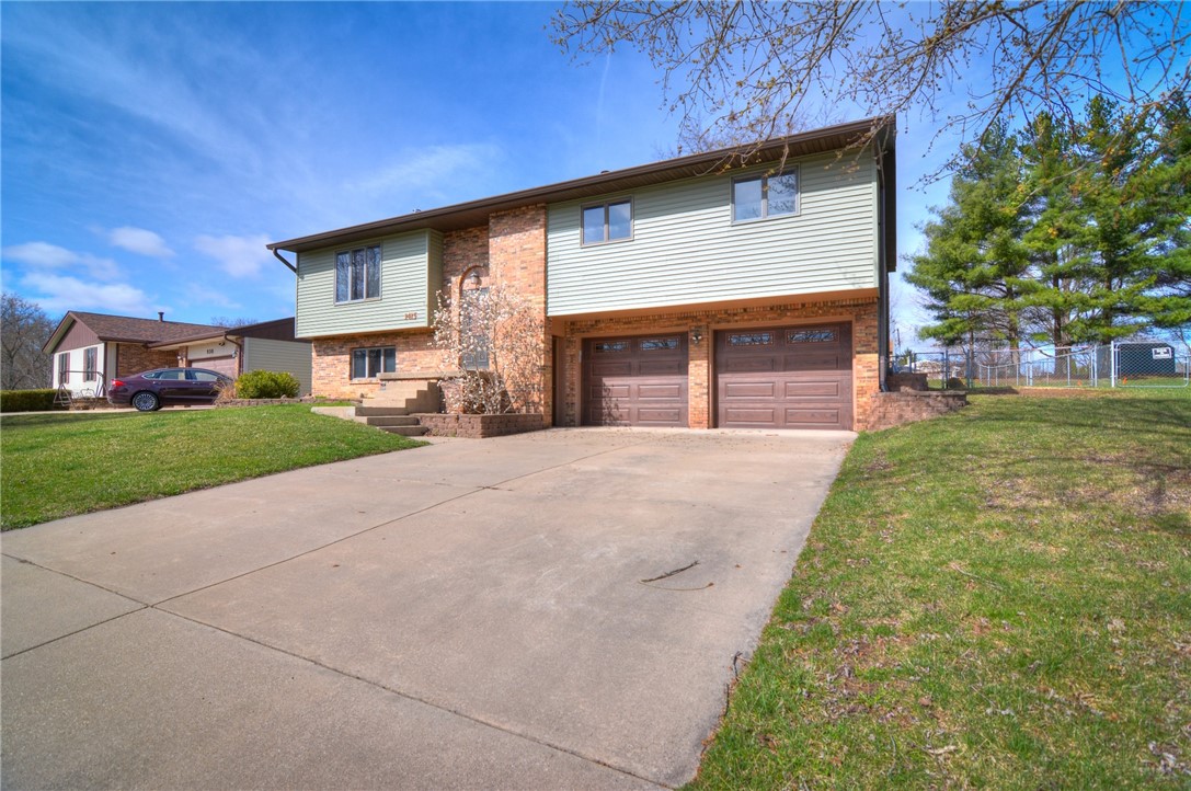 1415 N Wildwood Drive Property Photo 4