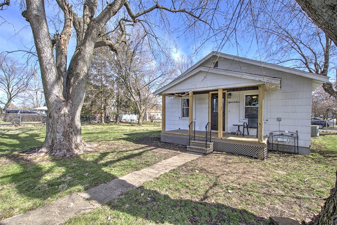 1504 University Avenue Property Photo 1