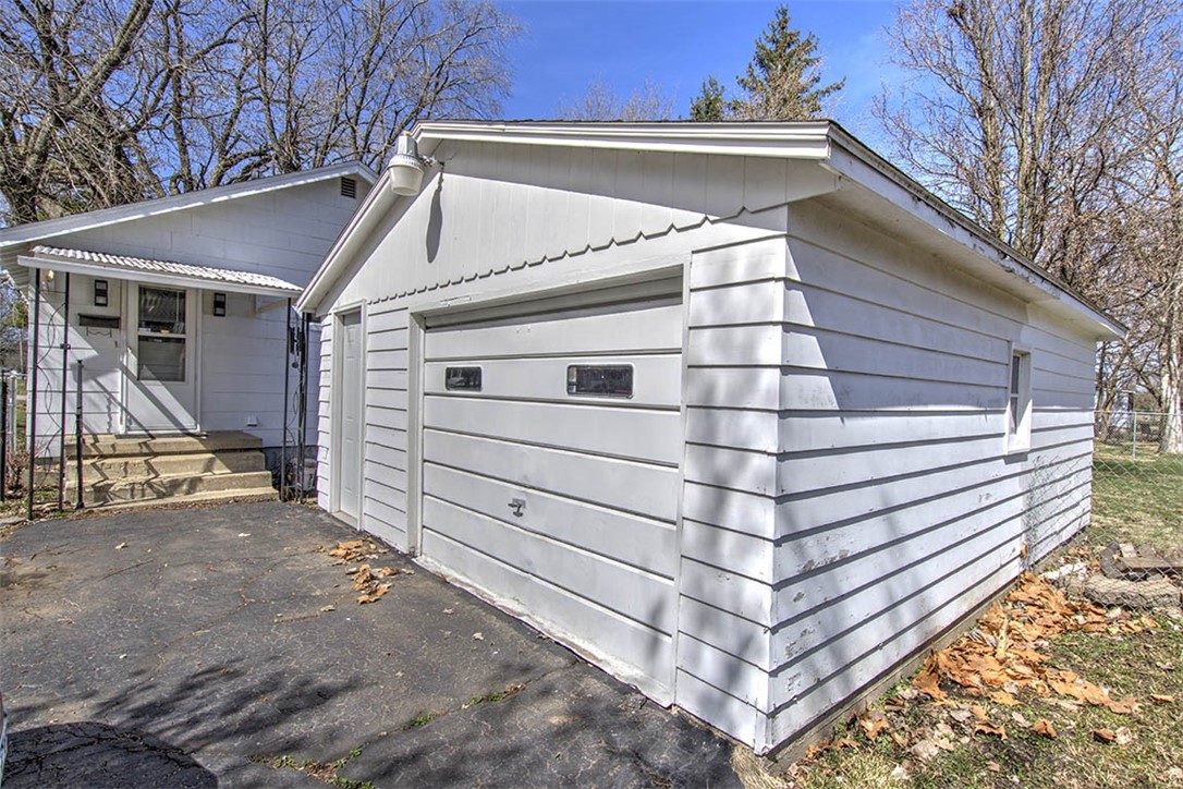 1504 University Avenue Property Photo 14