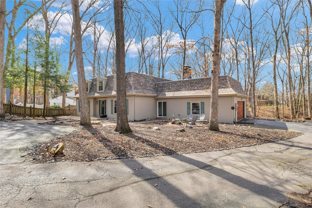 48 Shorewood S Drive Property Photo 3