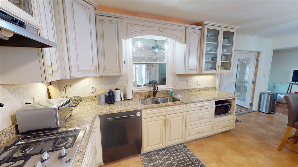 48 Shorewood S Drive Property Photo 22
