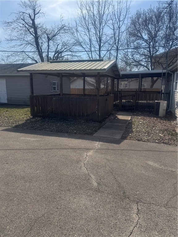 516 N Central Avenue Property Photo 6