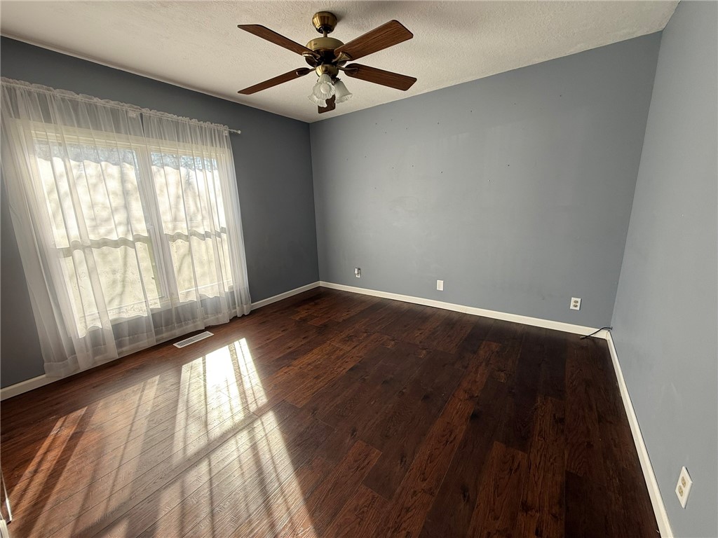 3716 Tuttle Street Property Photo 6