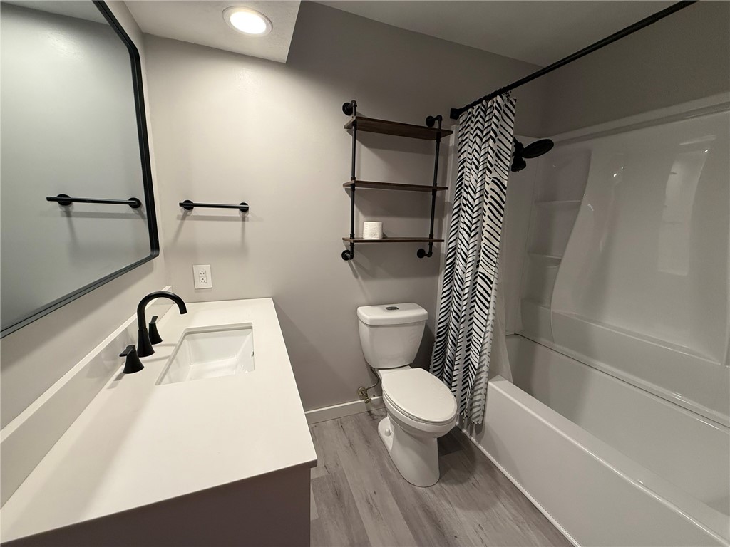 3716 Tuttle Street Property Photo 8