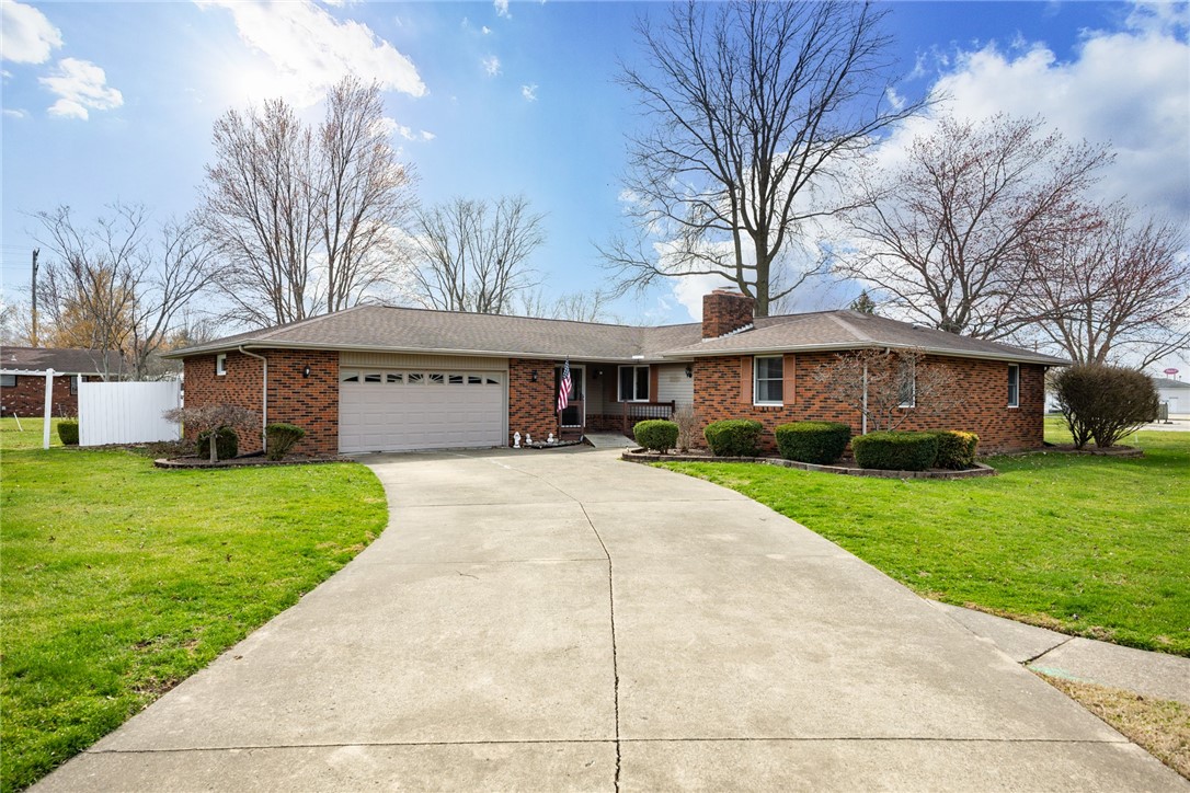 1109 Collins Drive Property Photo 1