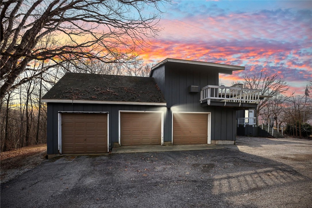 14510 Whispering Oaks Property Photo 3