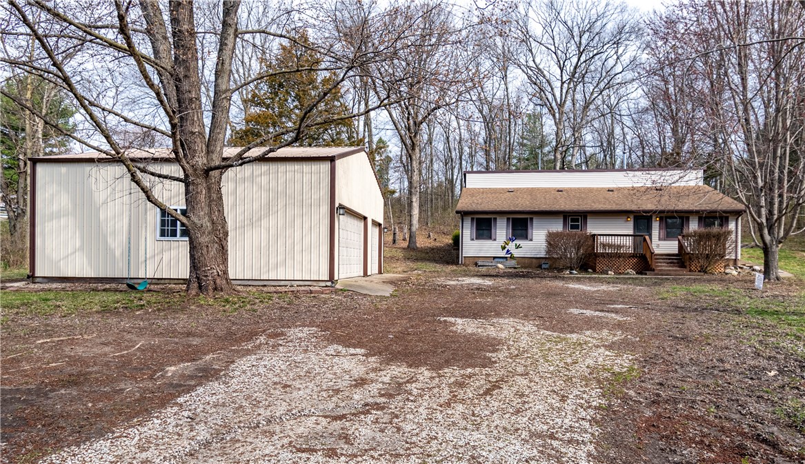 6046 Lerna Road Property Photo 2