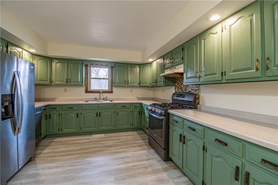 6046 Lerna Road Property Photo 8