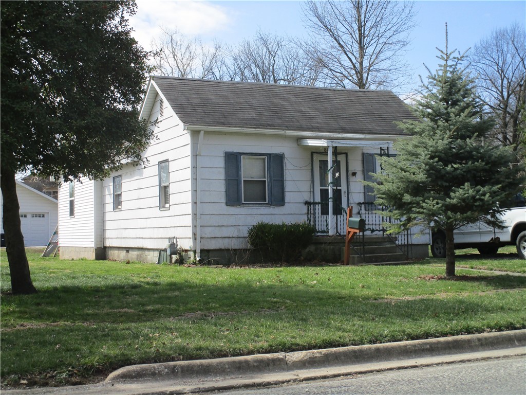 803 E 1st Street Property Photo