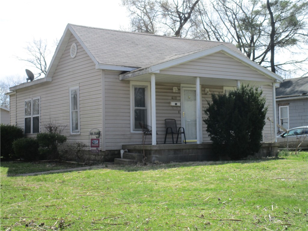 400 S Clark Street Property Photo