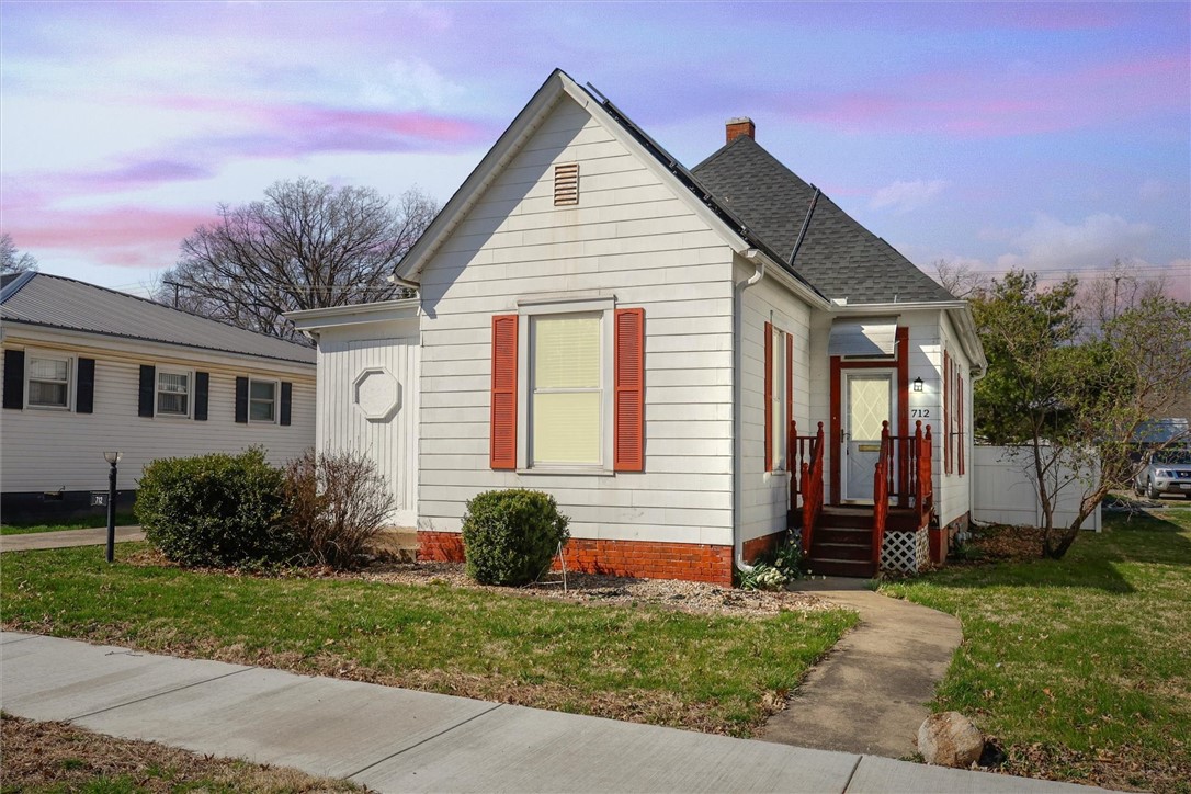 712 Lafayette Avenue Property Photo