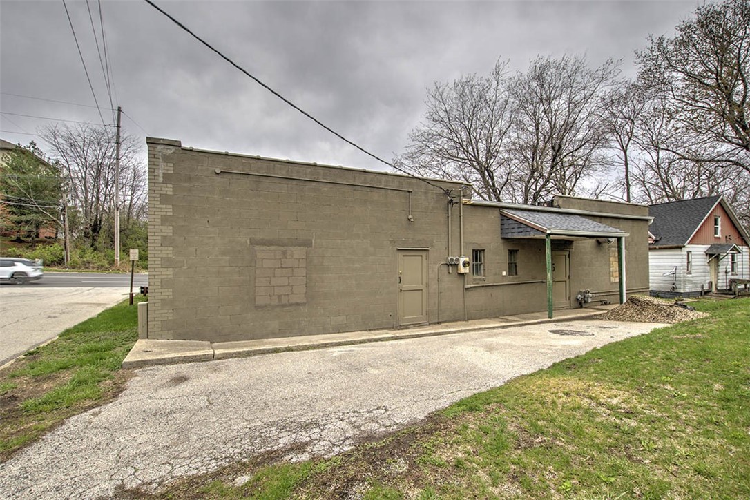 980 S Main Street Property Photo 3