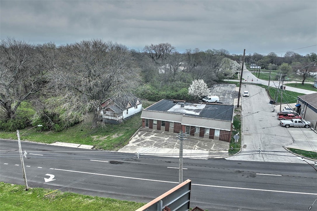 980 S Main Street Property Photo 8