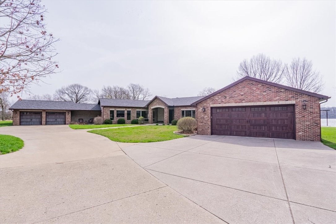 111 Faries Park Property Photo