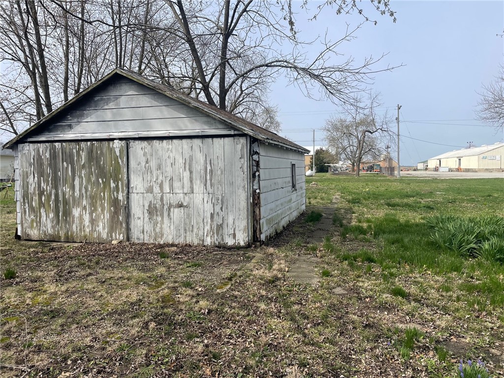 217 N Vine Street Property Photo 4