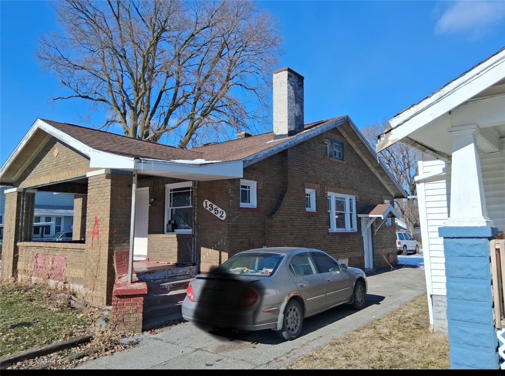 1352 E Locust Street Property Photo