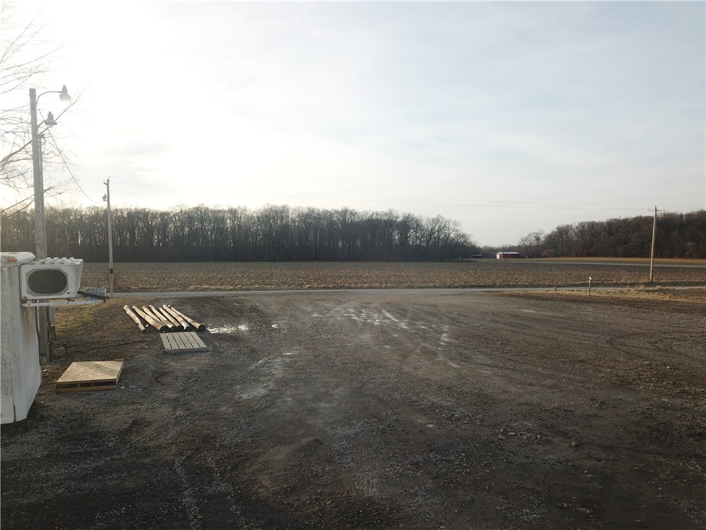 680 County Road 1025 East Property Photo 3