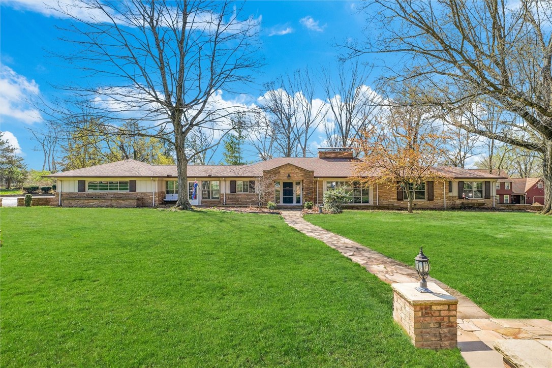 414 W Conron Avenue Property Photo