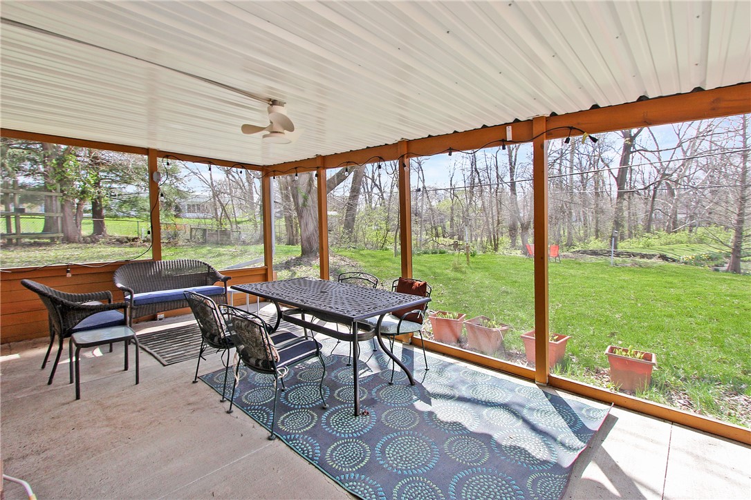 521 Hall Court Property Photo 4