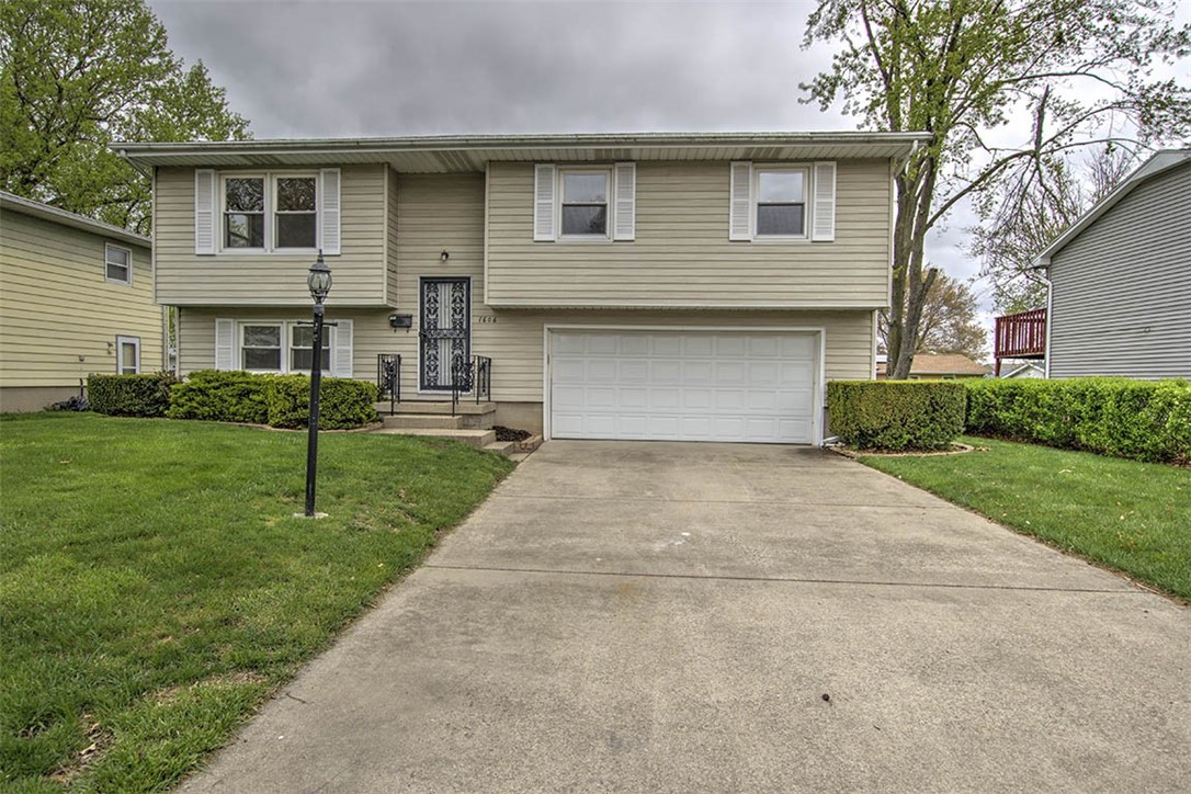 1606 E Barrington Avenue Property Photo