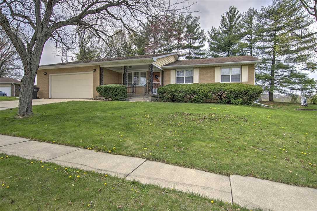 2341 N Kenwood Court Property Photo 1