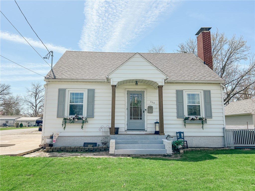 320 E Jasper Street Property Photo