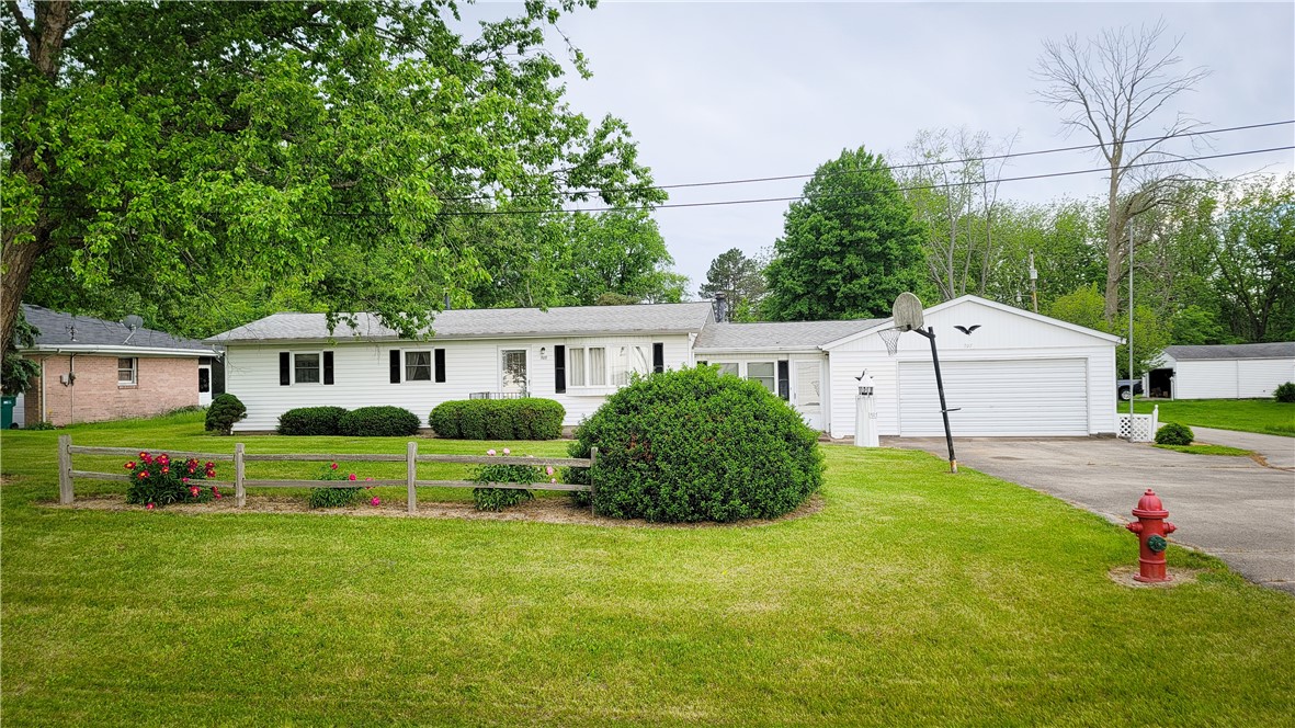 707 S Airport Road Property Photo 1