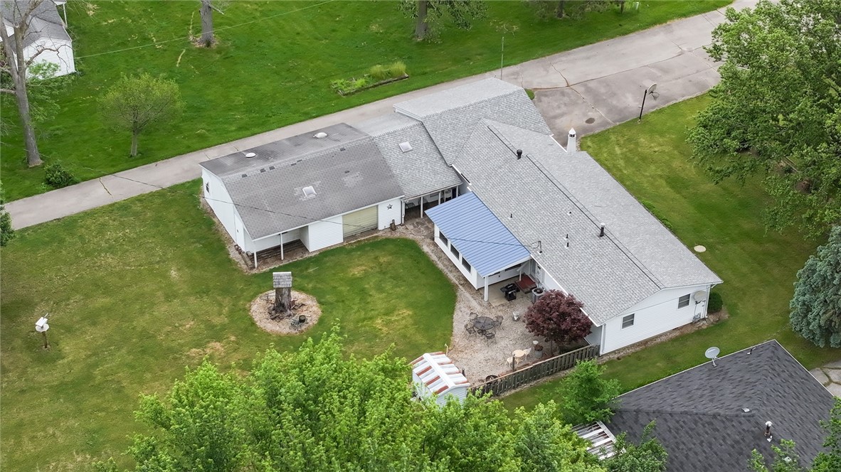 707 S Airport Road Property Photo 9