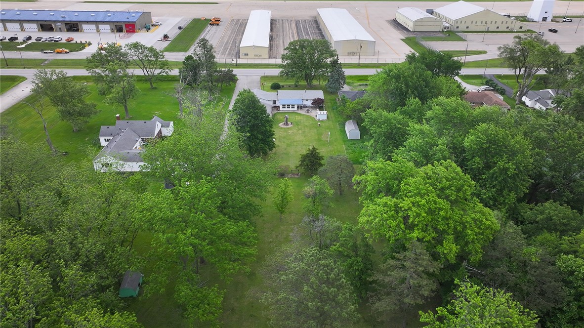 707 S Airport Road Property Photo 10