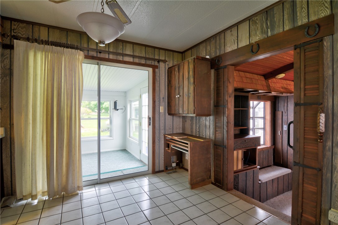 707 S Airport Road Property Photo 18