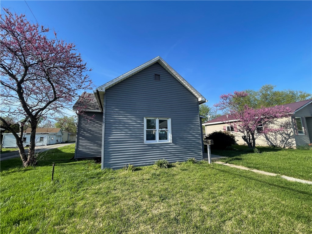 423 W Carroll Street Property Photo 2