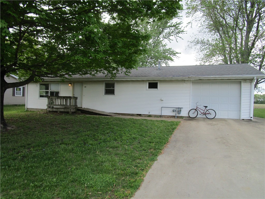 321 E 1st Street Property Photo