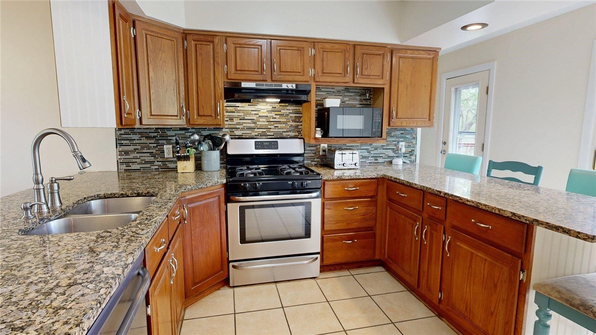 1230 Finley Avenue Property Photo 6