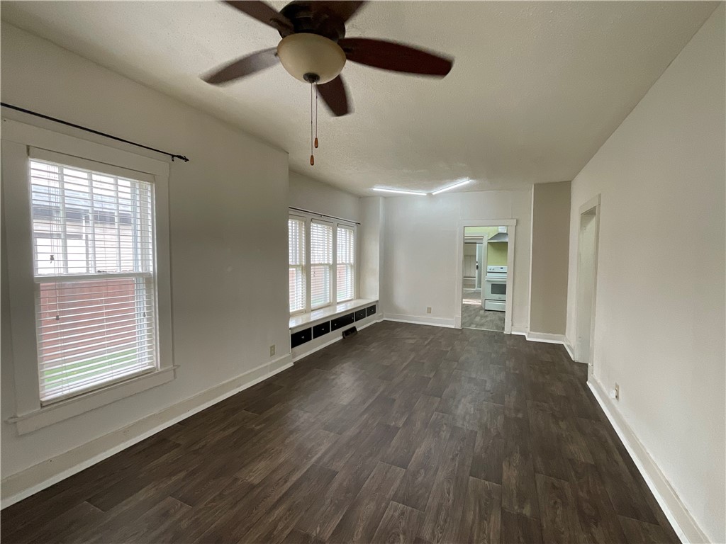 601 S Maple Street Property Photo 7