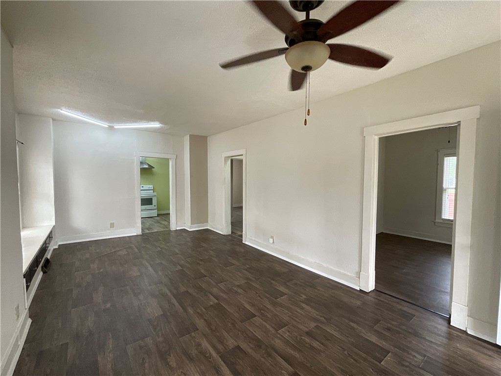 601 S Maple Street Property Photo 8